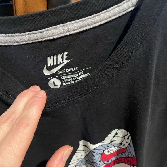 Nike t shirt. Black - Picture 2 of 2